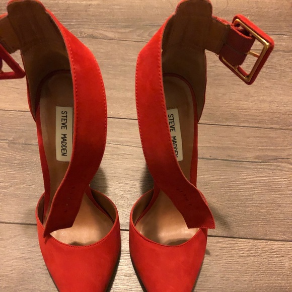 Steve Madden Shoes - Red pumps dressy